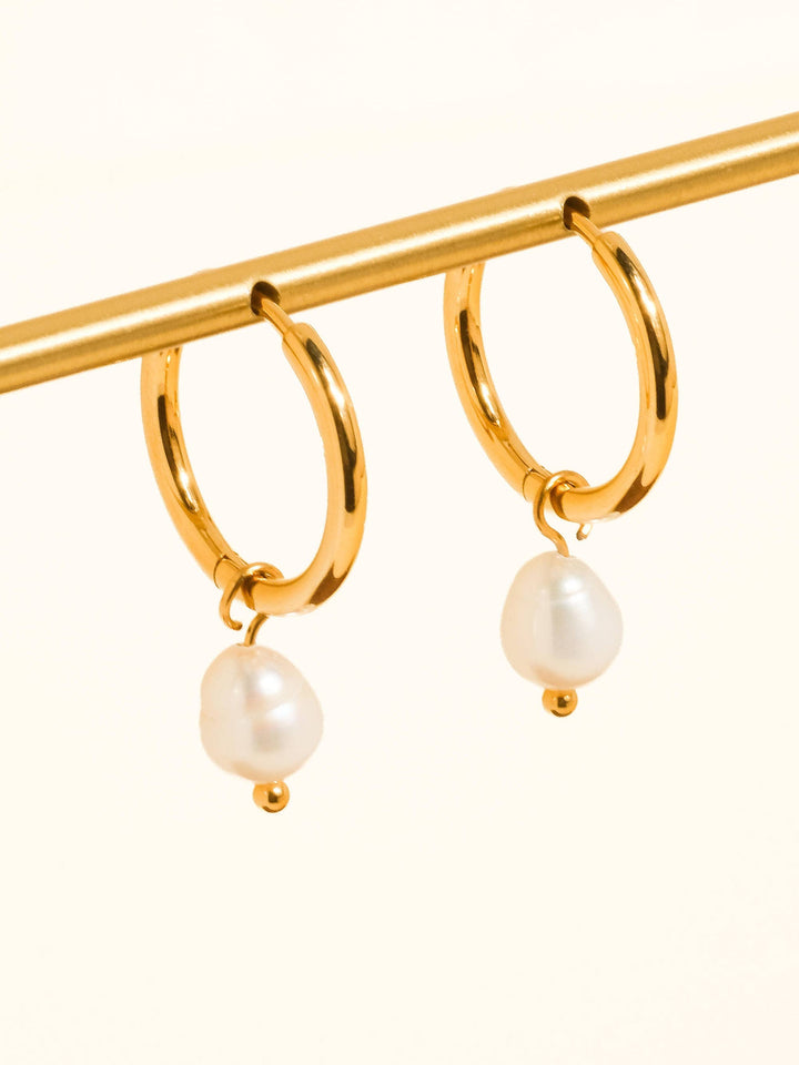 Pearl, Please Earrings