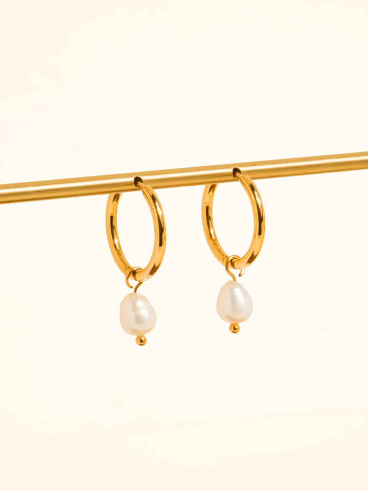 Pearl, Please Earrings