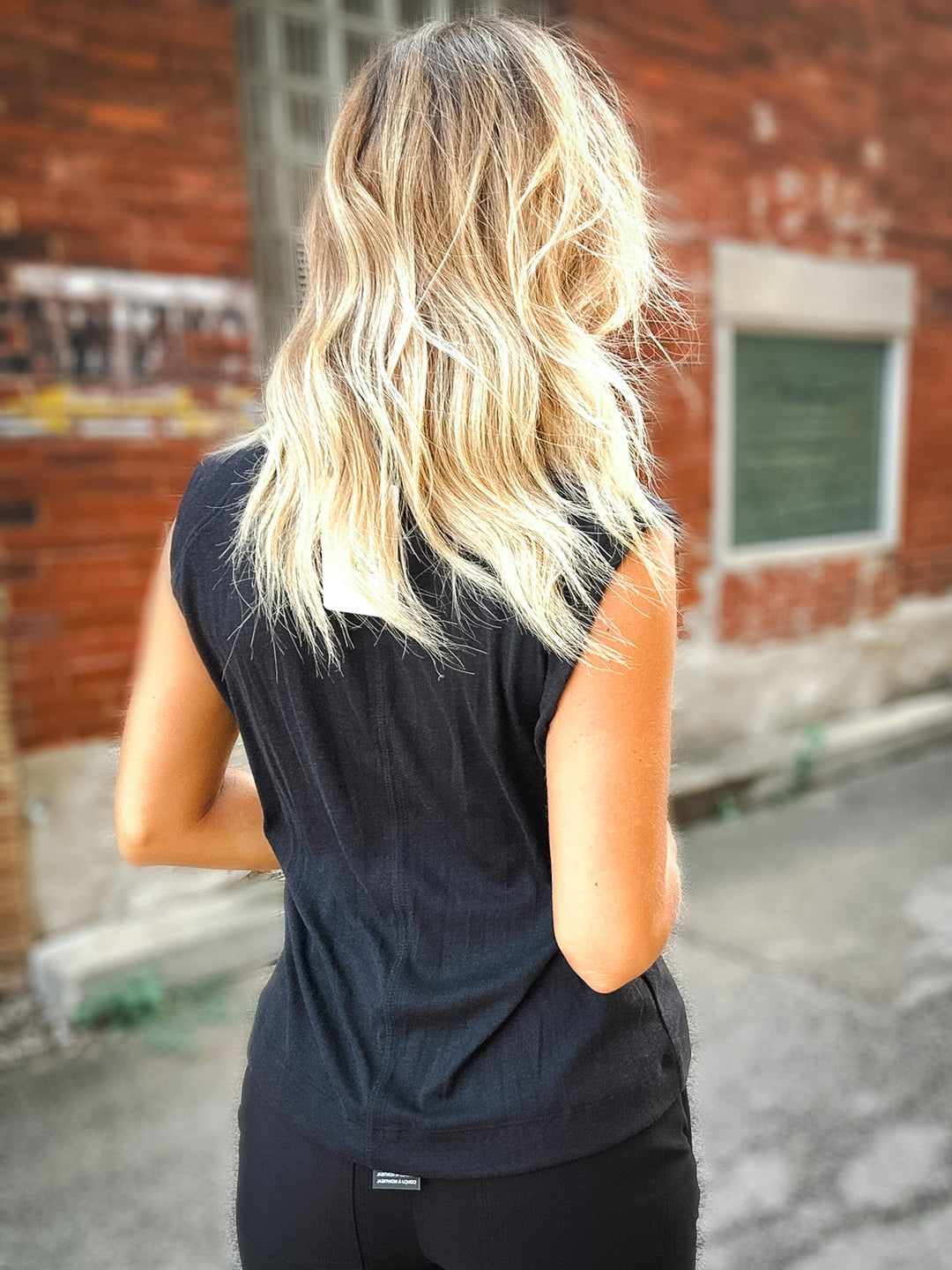 Bobi Modern Edge Top