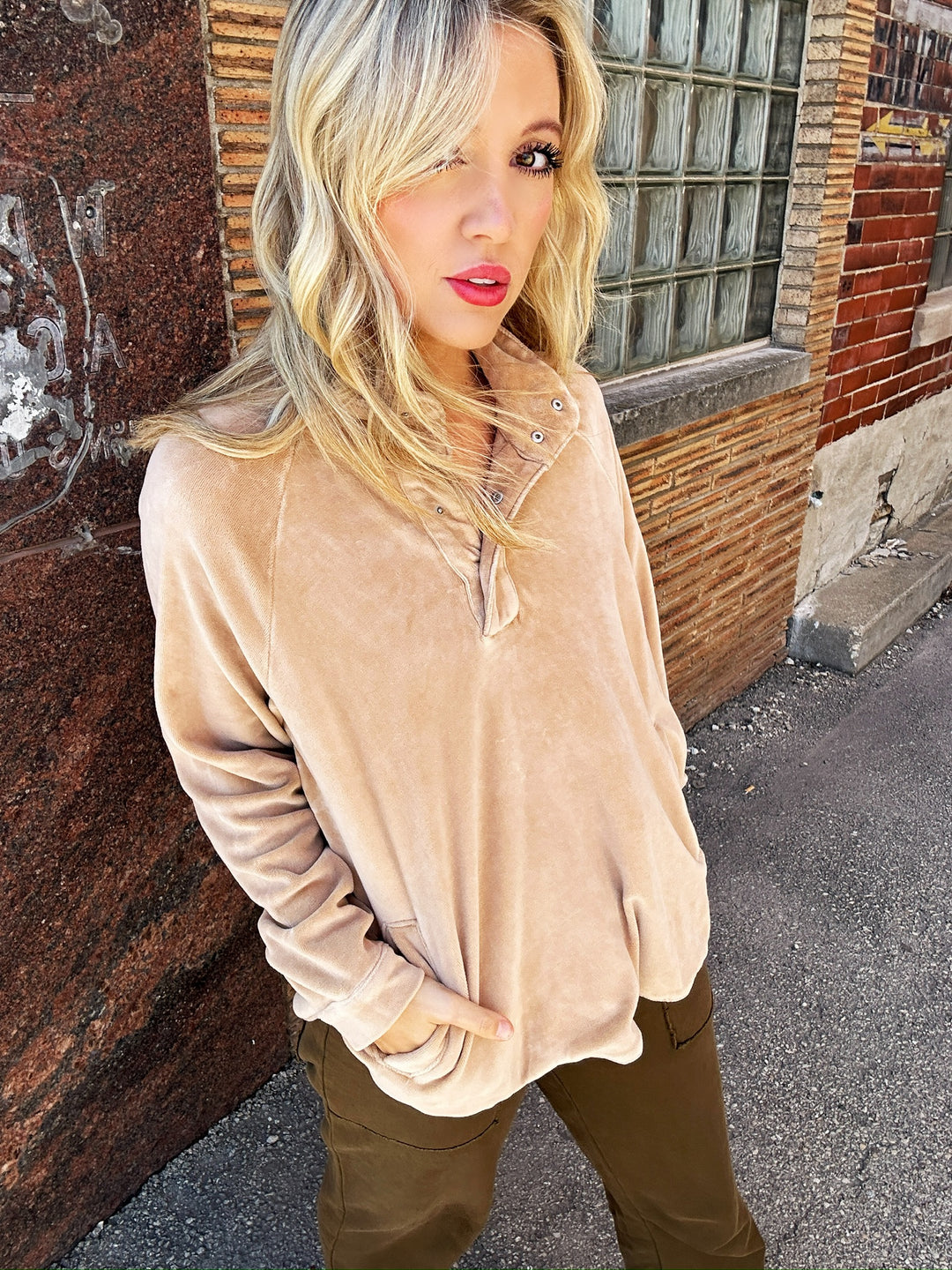 Hello Nite Thea Snap Pullover