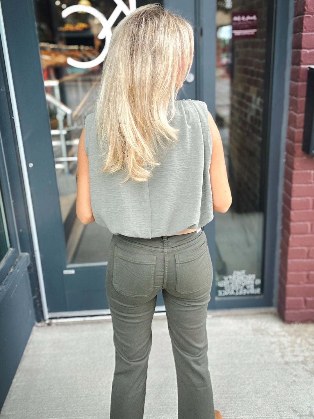 DL1961 Mara Straight in Dark Catskills