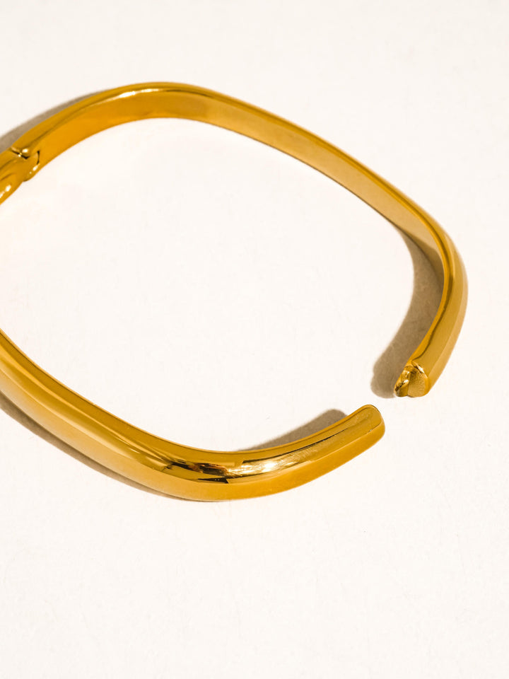 Chic Moment Bangle