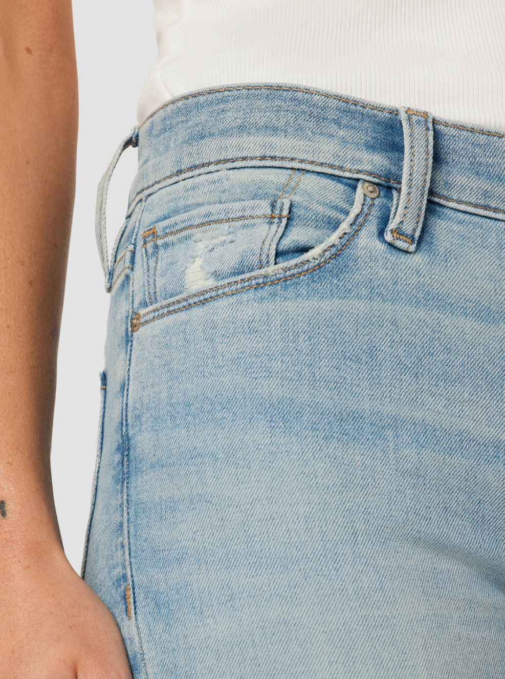 Hudson Nico Mid-Rise Straight Ankle Jean in Glory Days