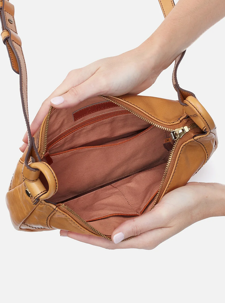 Hobo Sheila Scoop Crossbody