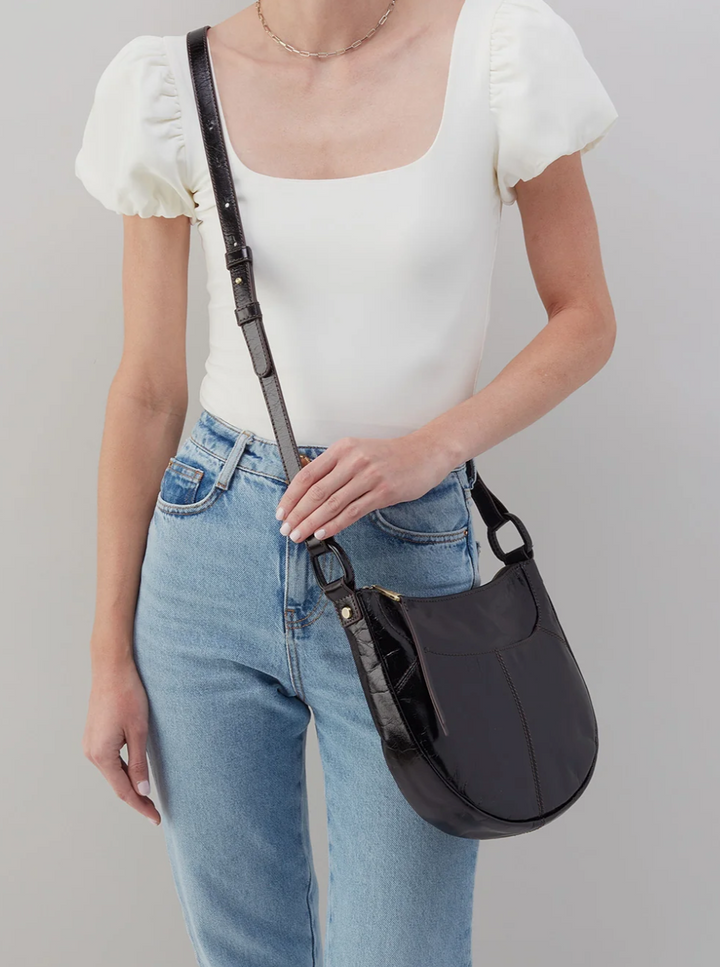 Hobo Sheila Scoop Crossbody