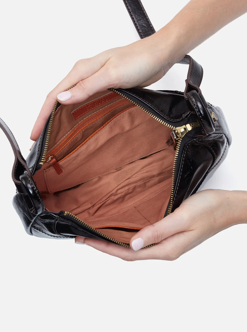 Hobo Sheila Scoop Crossbody