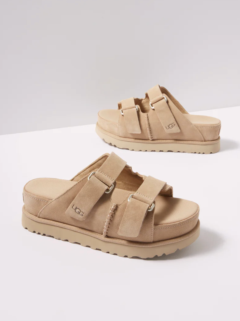 【美品】UGG W GOLDENSTAR HI UGG Goldenstar HI Slide Sand Platform Sandal Women's US