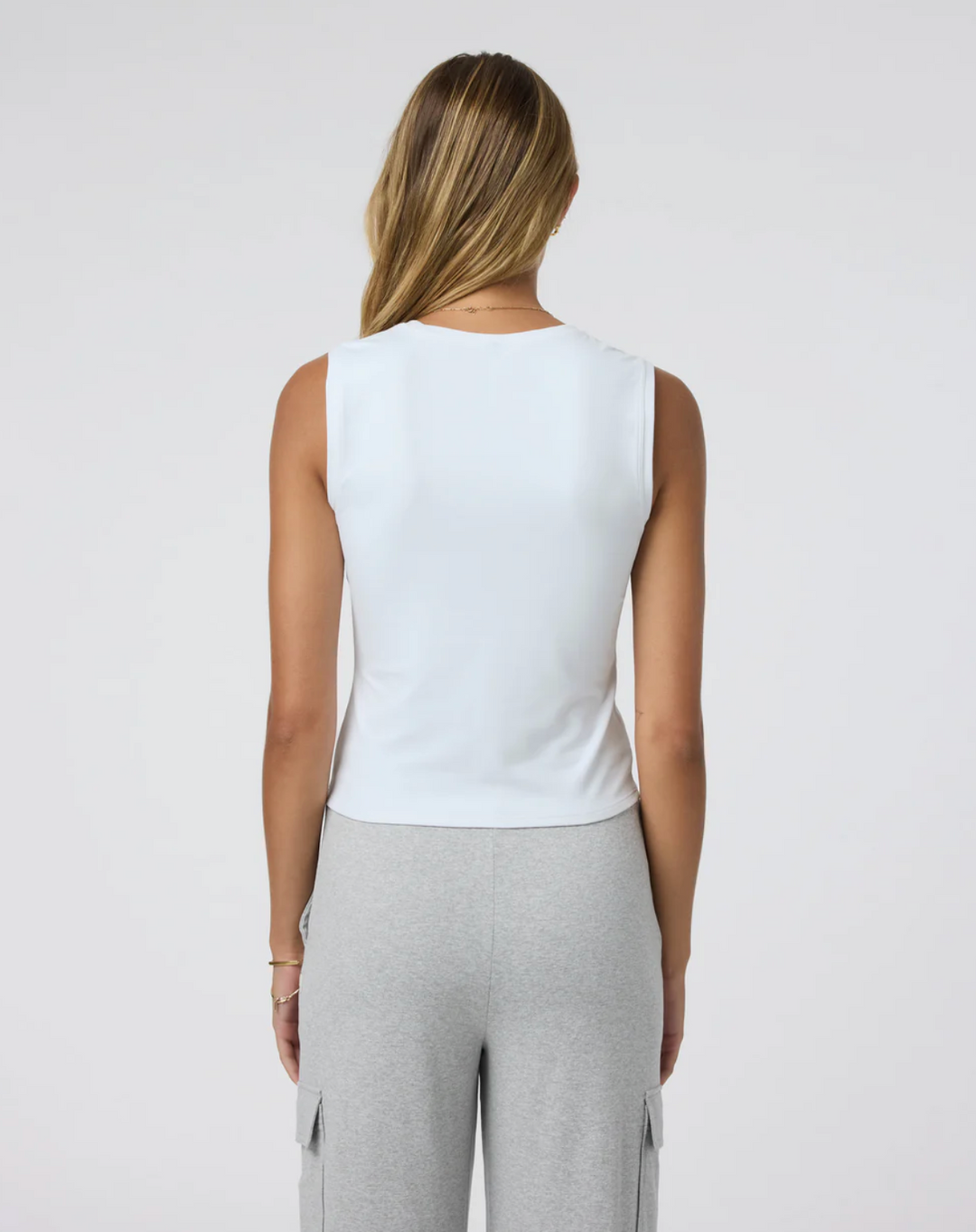 Vuori Halo Essential Scoop Tank