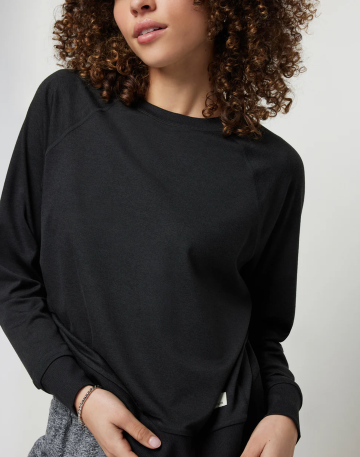 Vuori Long Sleeve Halo Crew