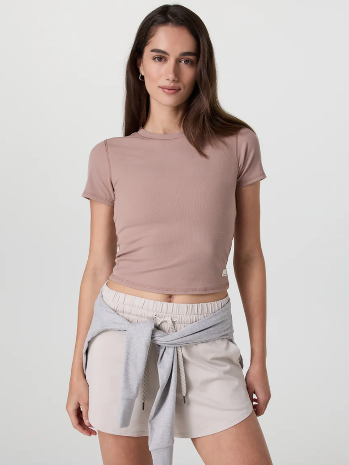 Vuori Pose Fitted Tee