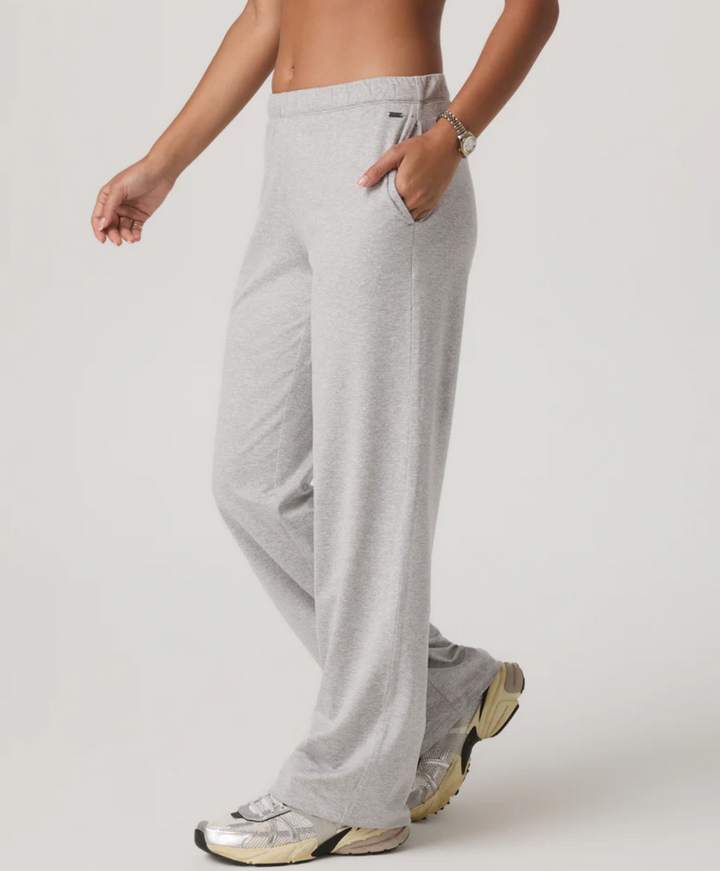 Vuori Halo Modern Straight Leg Pant (Short)