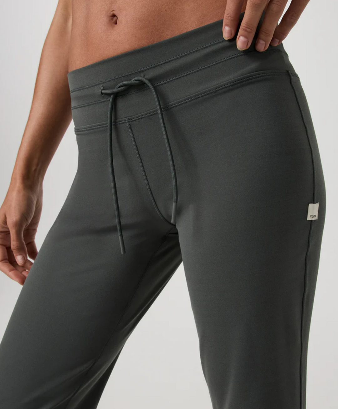 Vuori Daily Form Ankle Pant