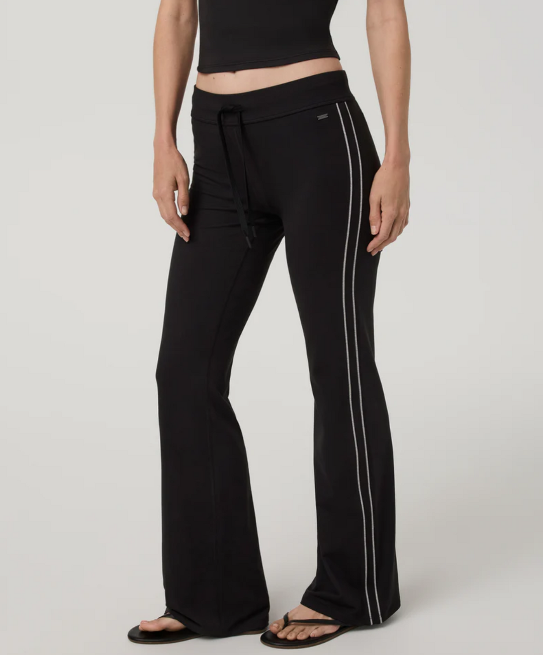Vuori Halo Low Rise Slim Flare Retro Pant