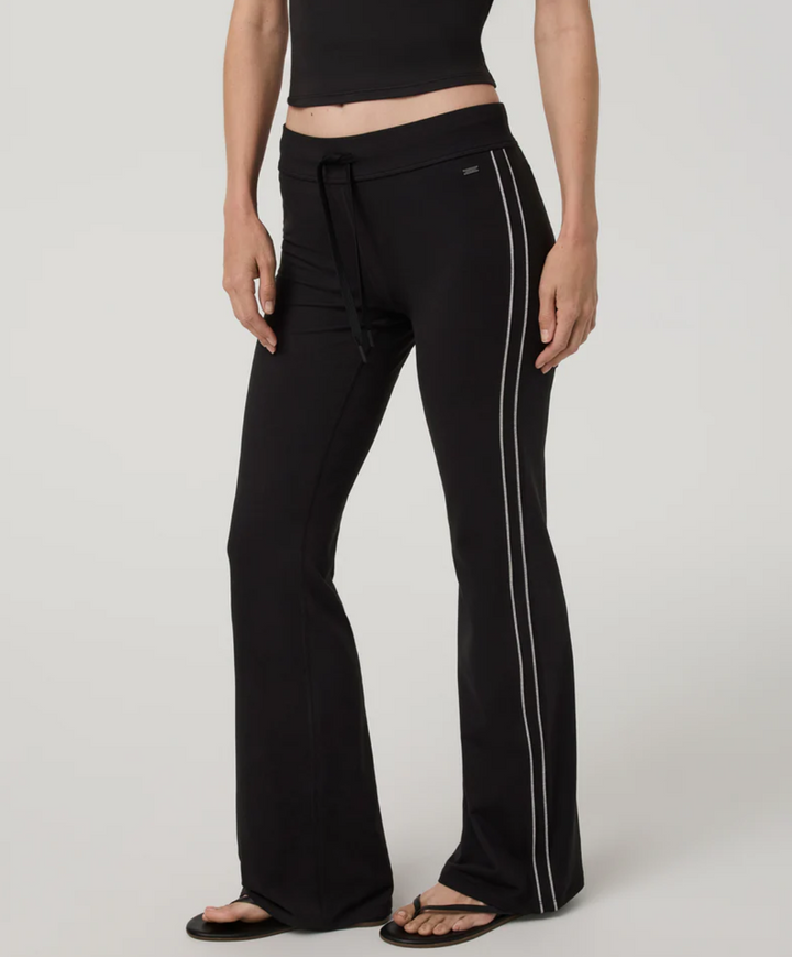 Vuori Halo Low Rise Slim Flare Retro Pant