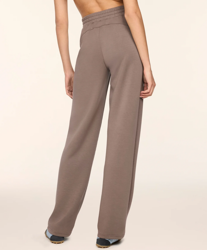 SPANX AirEssentials Straight Leg