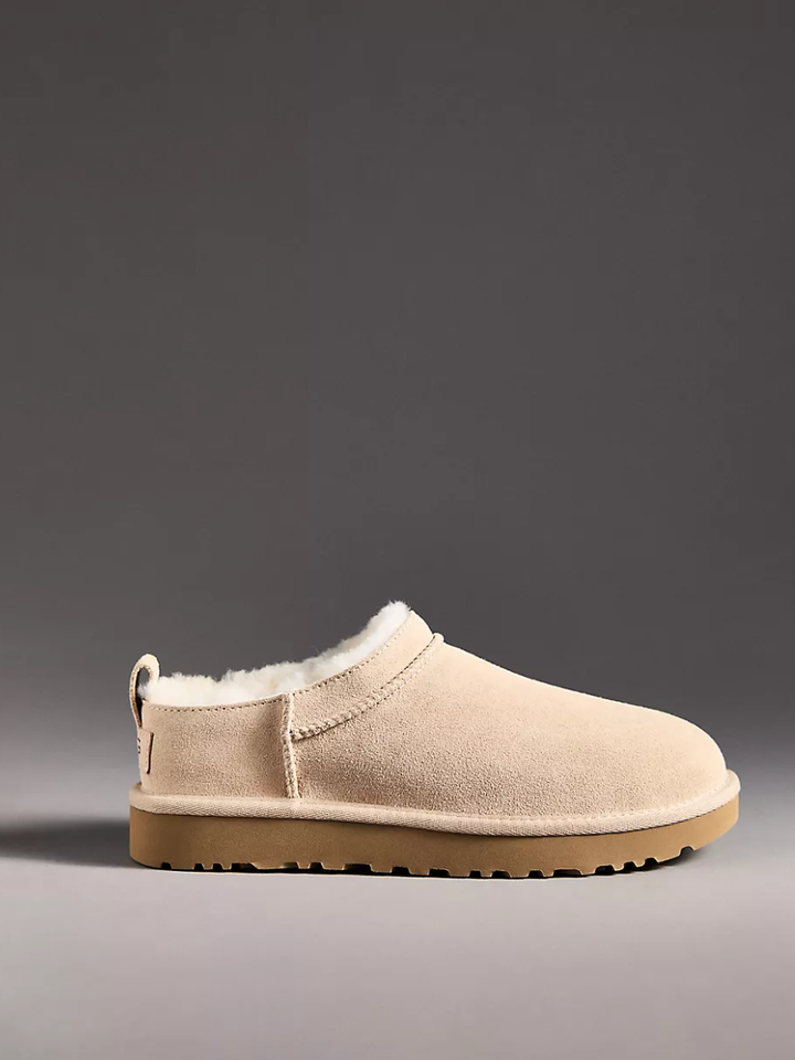 未使用品　UGG CLASSIC SLIPPER 24サイズ ベージュ 2025年最新】UGG CLASSIC slipper 24の人気アイテム - メルカリ