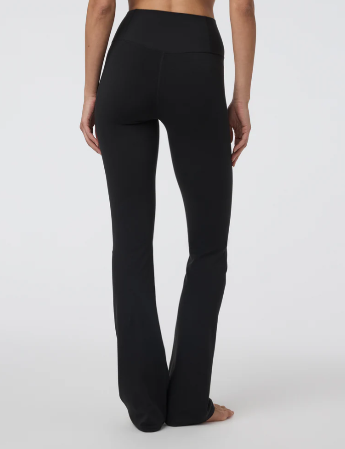 Vuori AllTheFeels Slim Flare