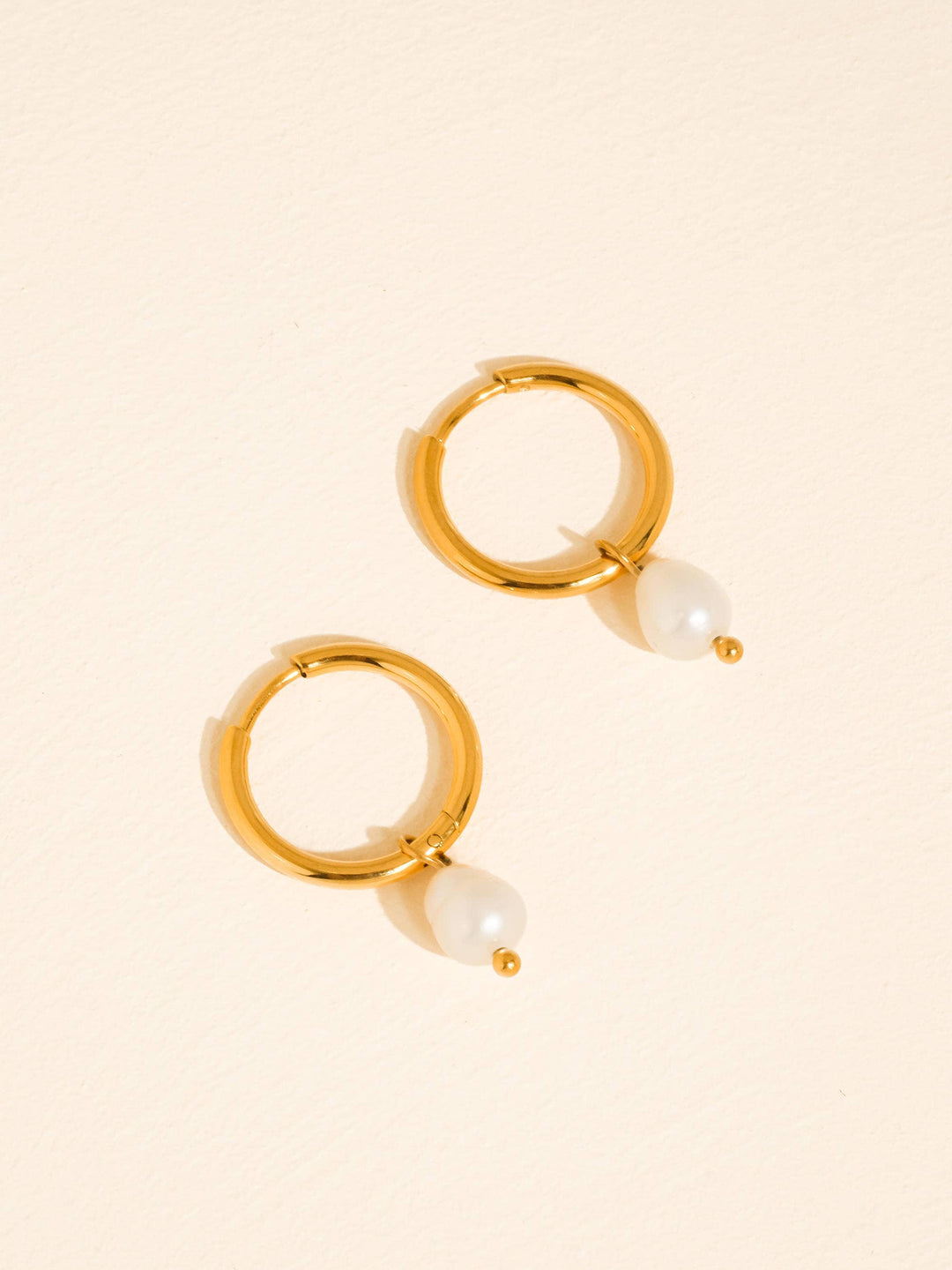 Pearl, Please Earrings