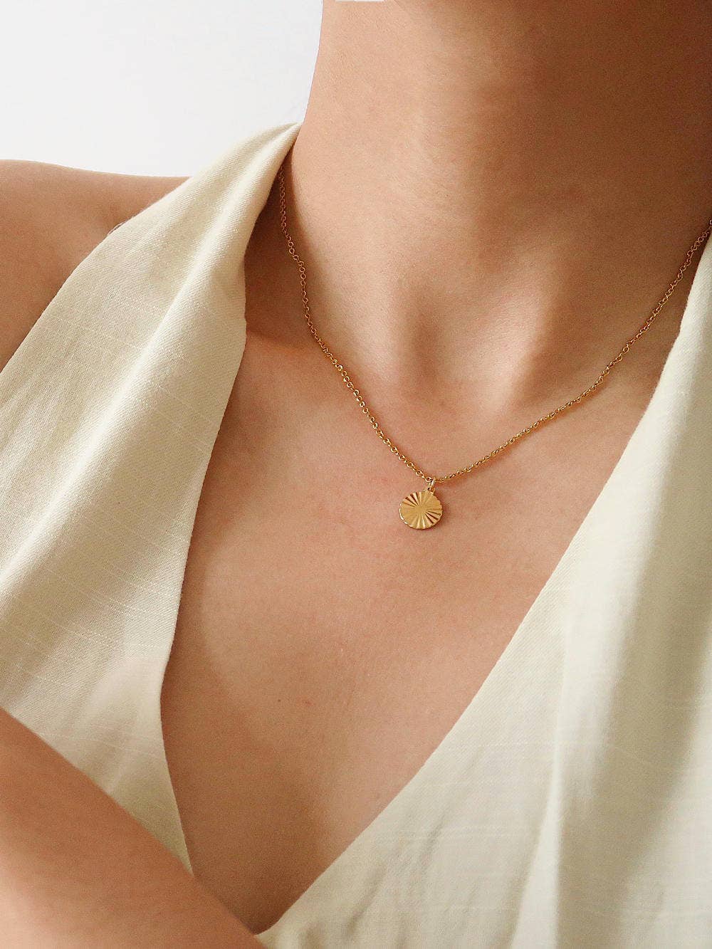 Chasing Rays Necklace