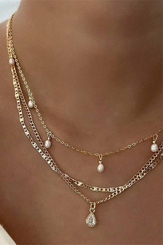 Pearl & Light Layered Necklace