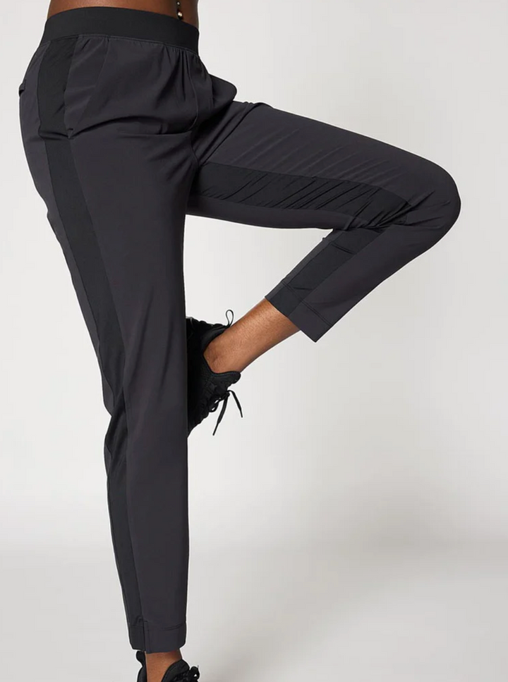 MPG Trek Slim Leg Pant