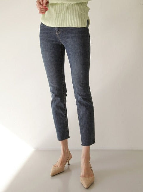 Presley Original Fit Cigarette Cropped Jeans